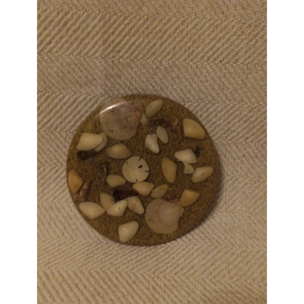 VTG Lucite Trivet Footed Hot Plate Beach Sand & Sea Shells 5.5" Round USA Made